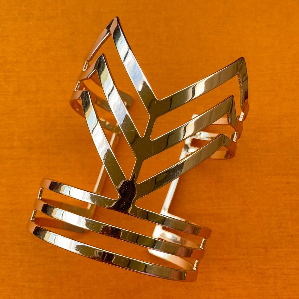Gold statement cuff - Picture 4 of 4